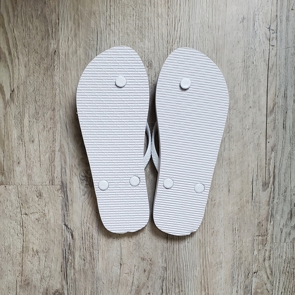 White Flip Flops - M - Picture 2 of 4